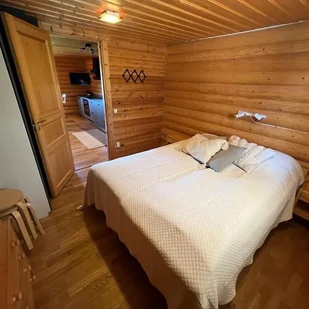 Dom wakacyjny Logcabin, Sauna, Fireplace, View, Kitchen Ylläsjärvi